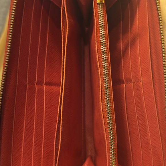 Prada Pink Women's Wallet - Picture 7 of 9